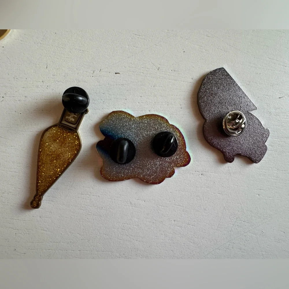 Pin Assortment - Picture 5 of 6